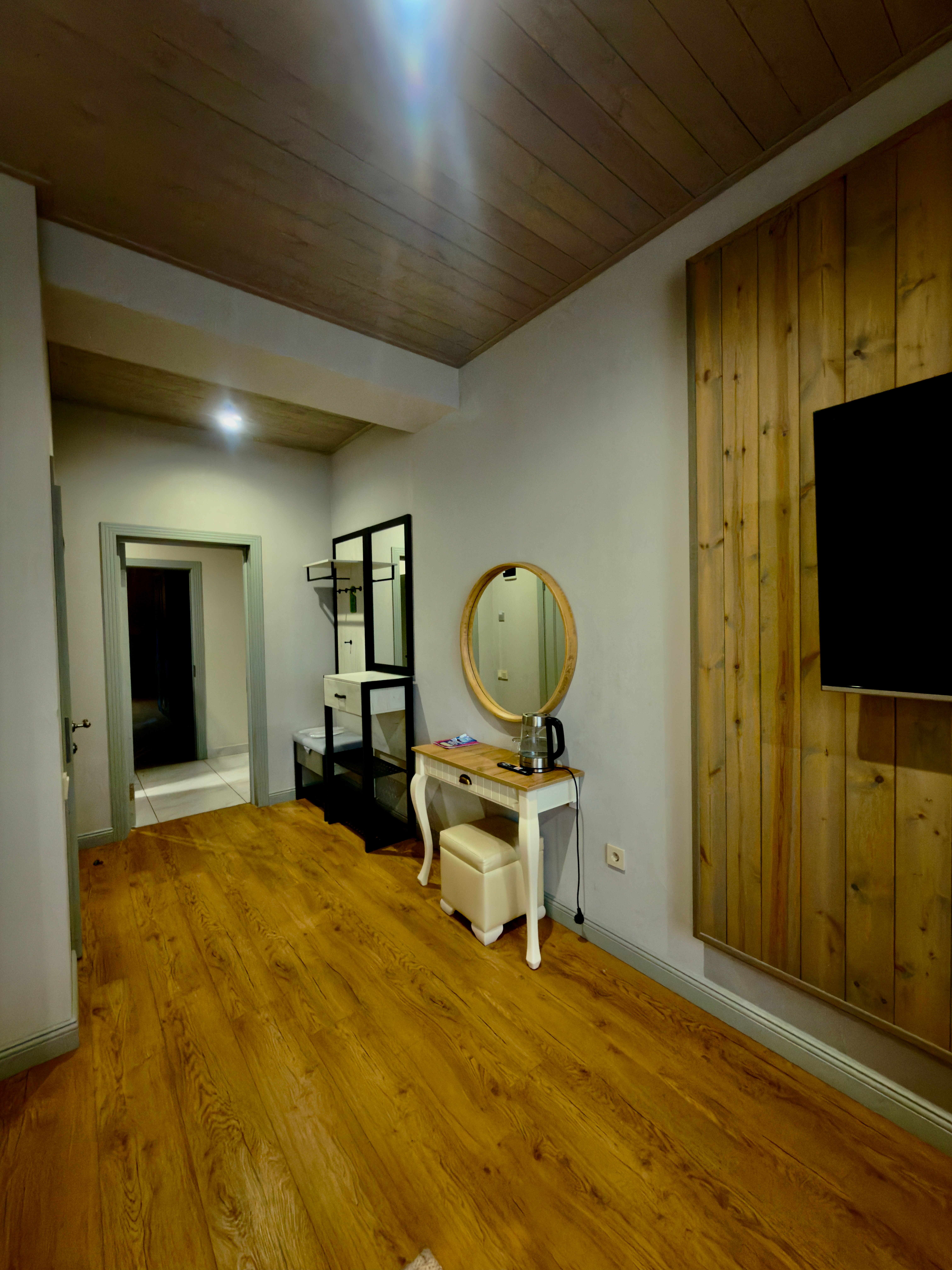 Трехместный номер «Комфорт» с душем