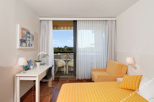 Superior Double Room with Extra Bed в Maistra Select Island Hotel Istra