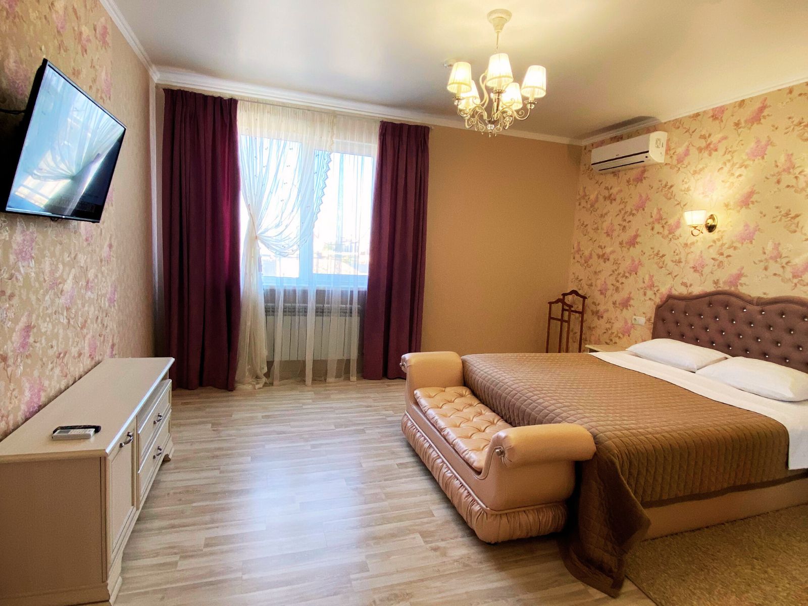 Семейный номер с видом на сад