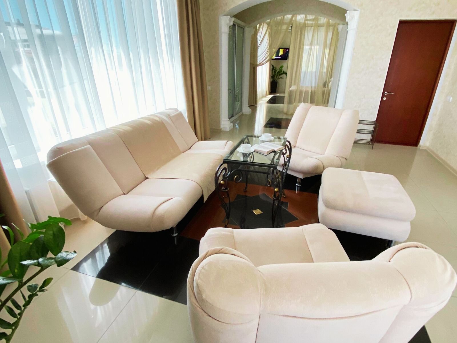 Номер-студия с видом на бассейн