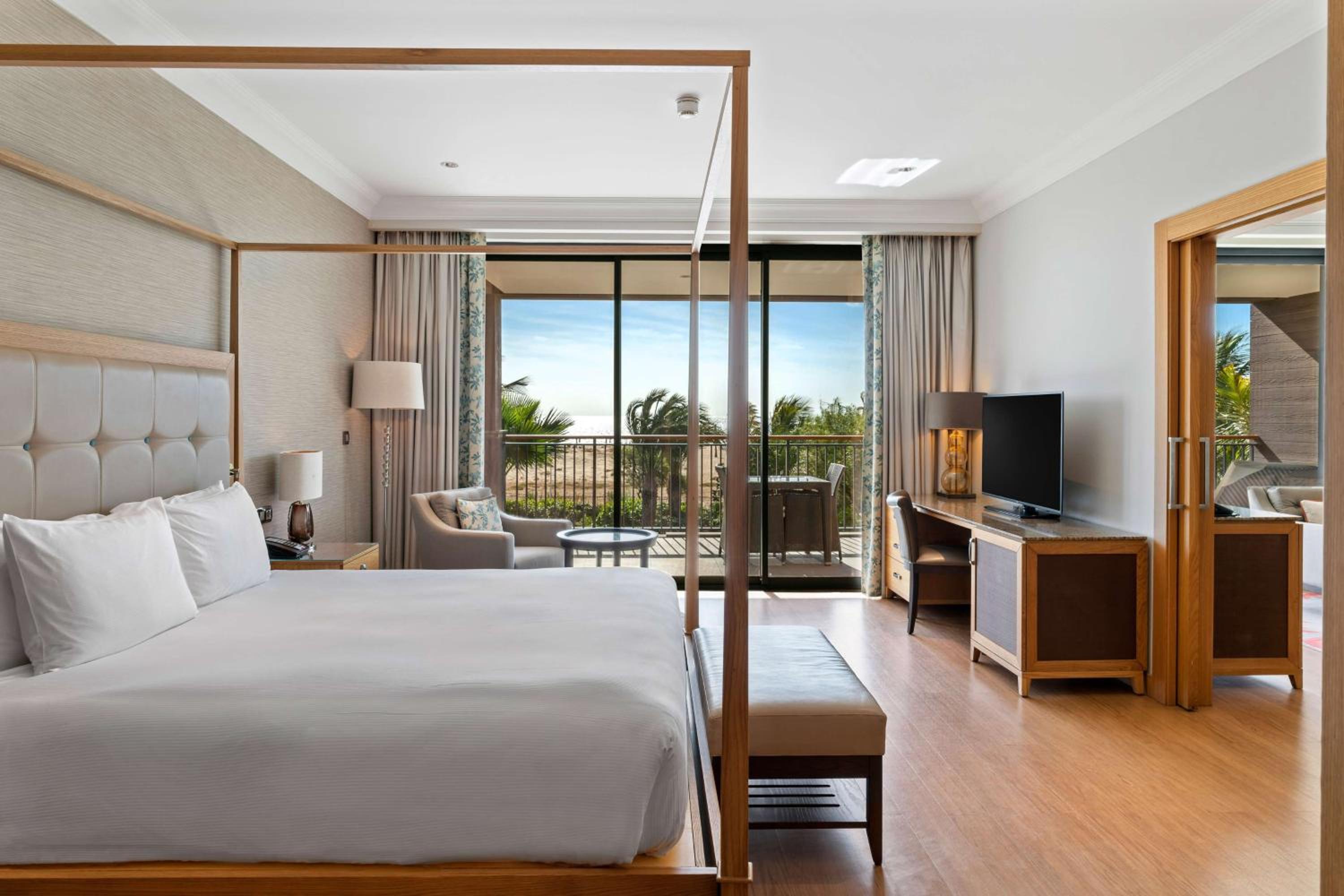 Deluxe King Suite with Side Ocean View