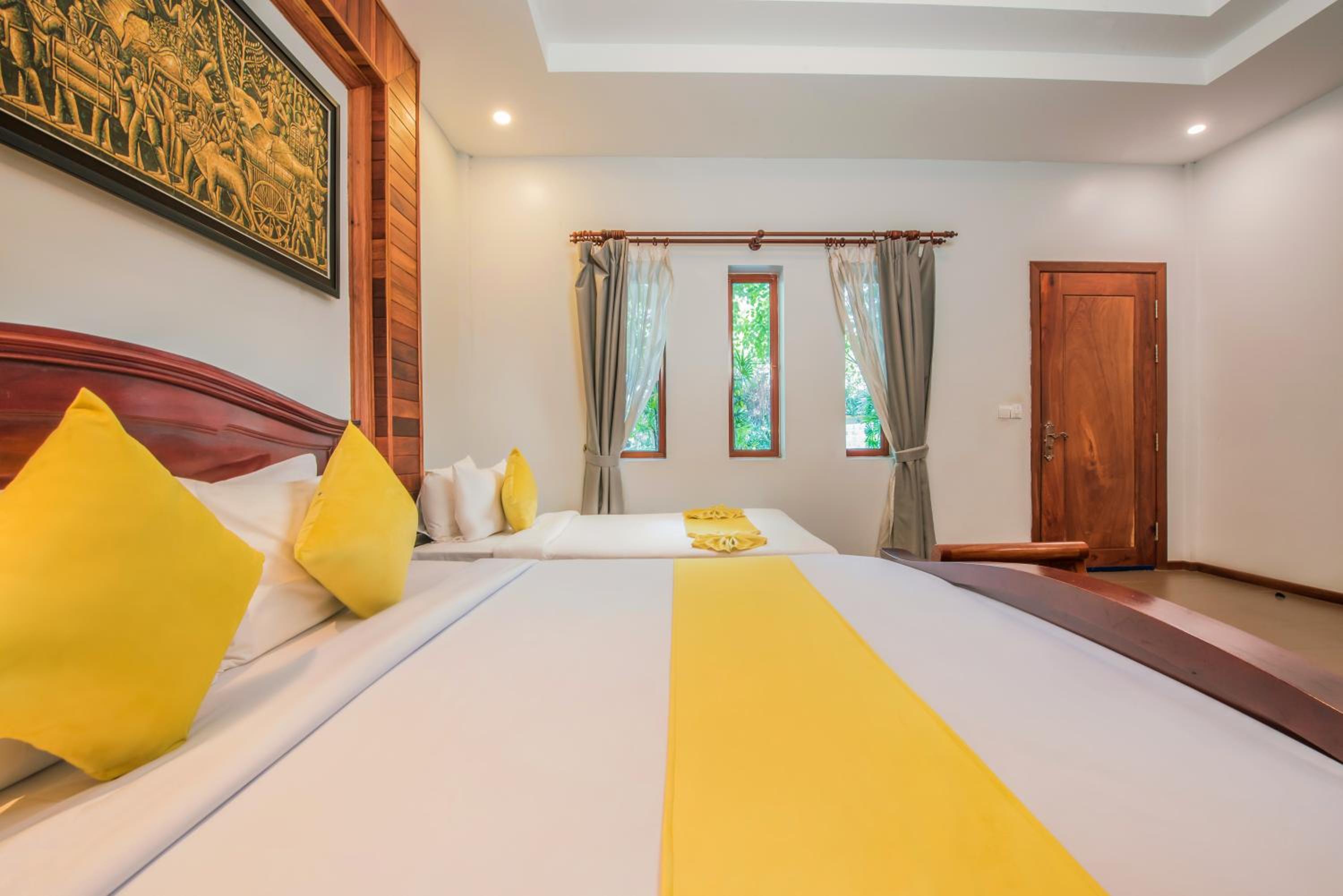 Deluxe Family Room