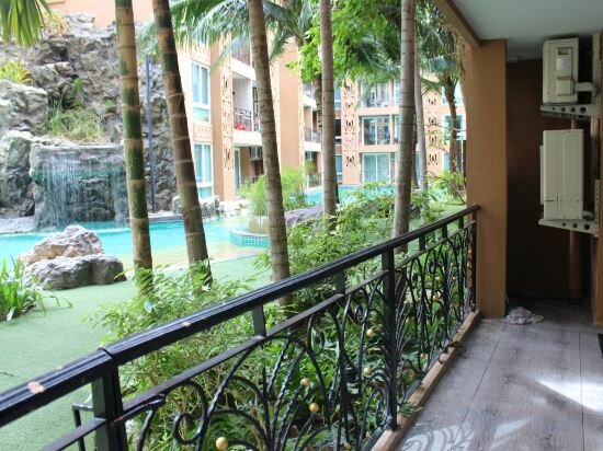 Family Room Pool Access
