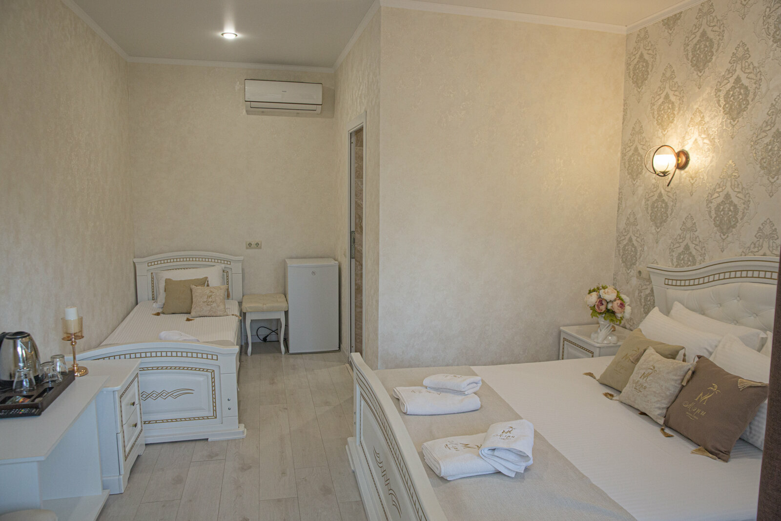 Семейный номер с видом на сад