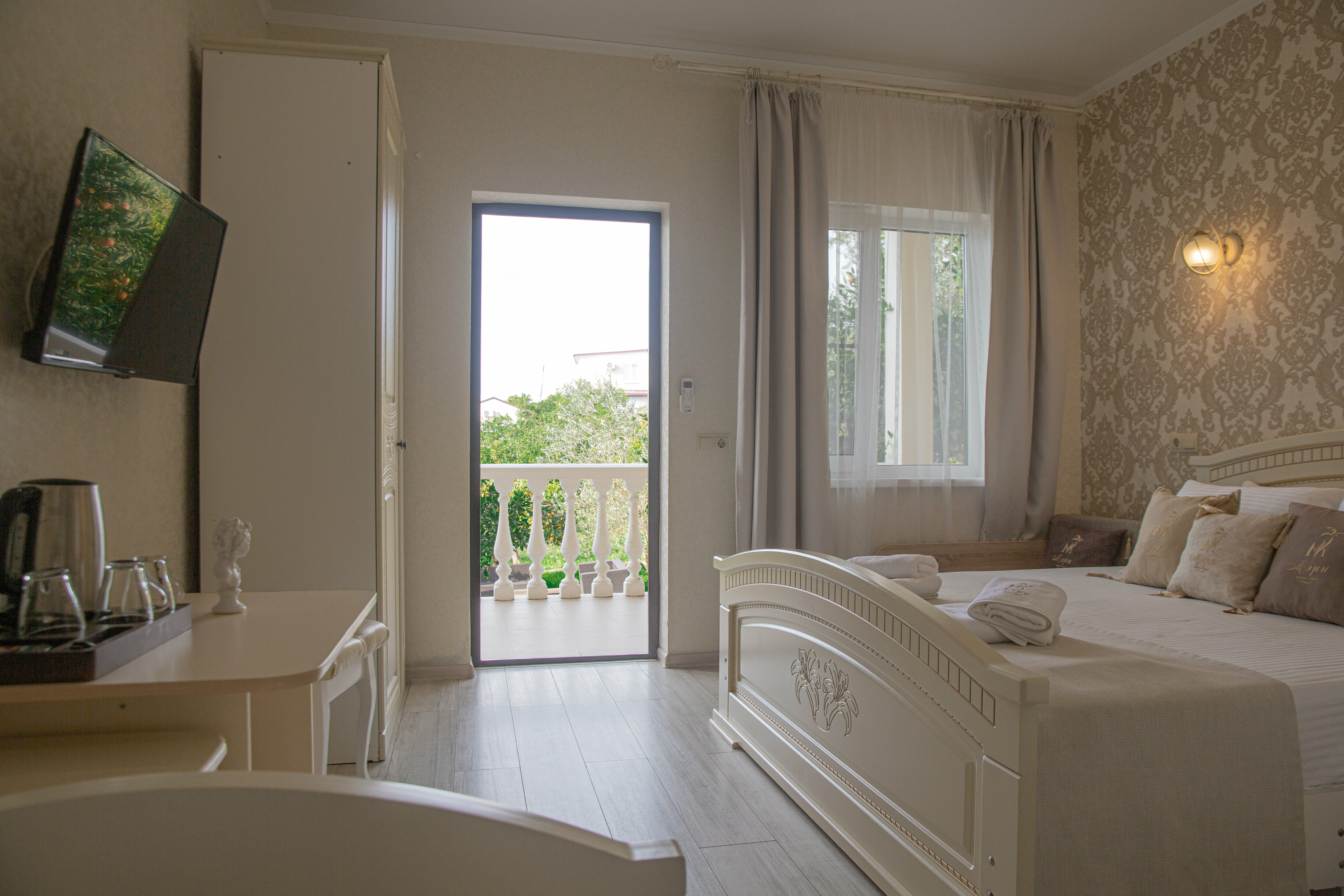 Семейный номер с видом на сад