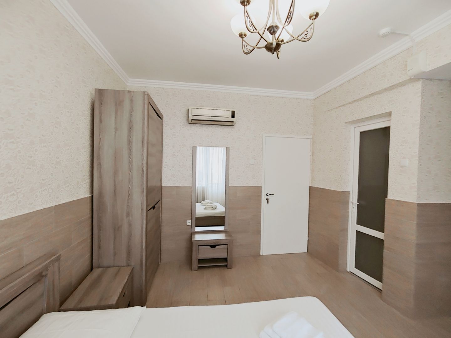 Трехместный номер с балконом