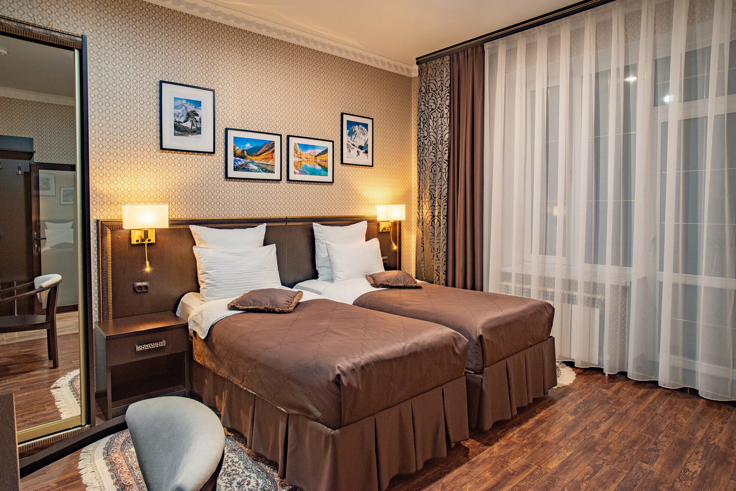 Стандартный двухместный номер с балконом и 2 односпальными кроватями