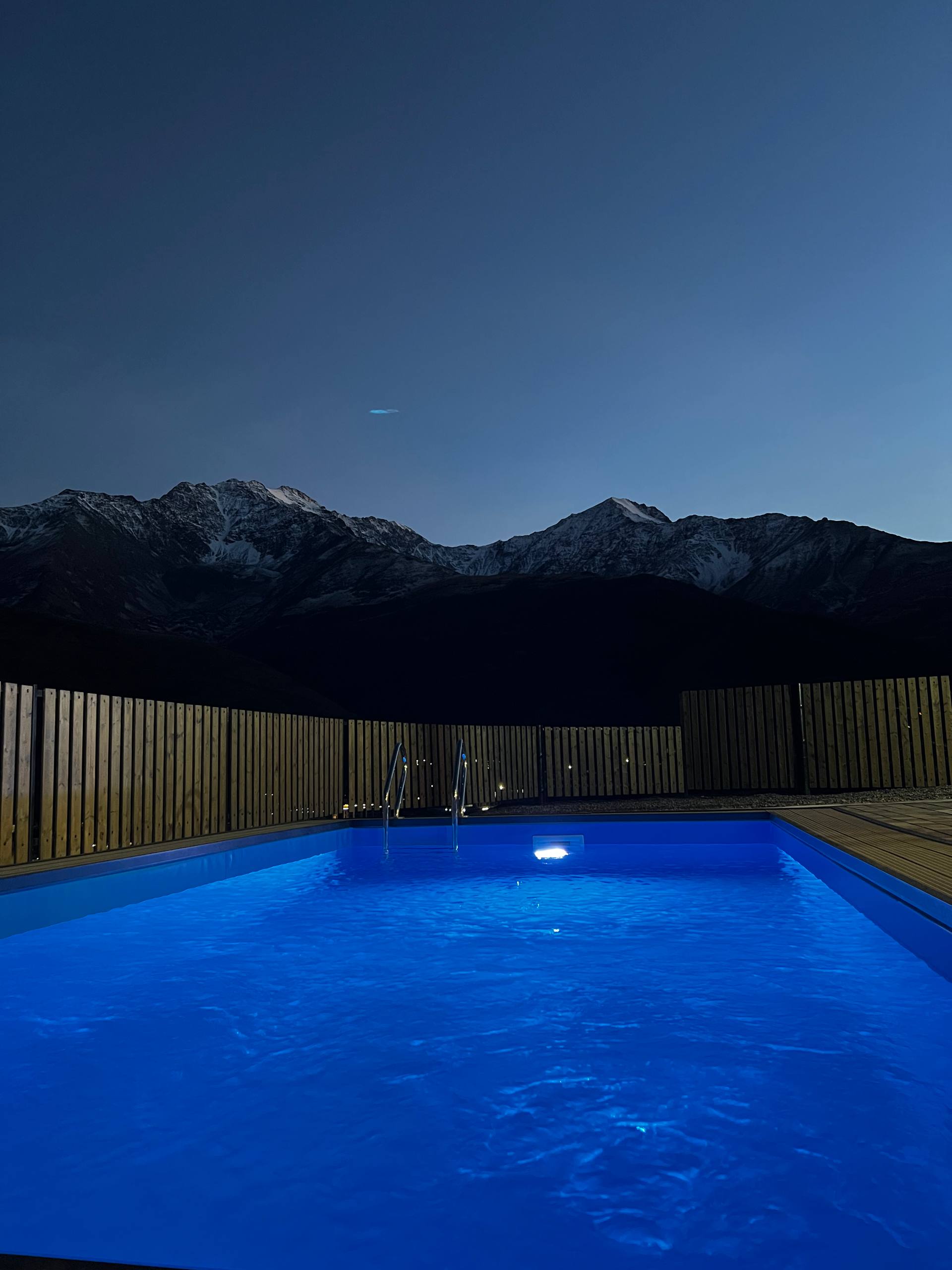 Семейный номер с видом на горы