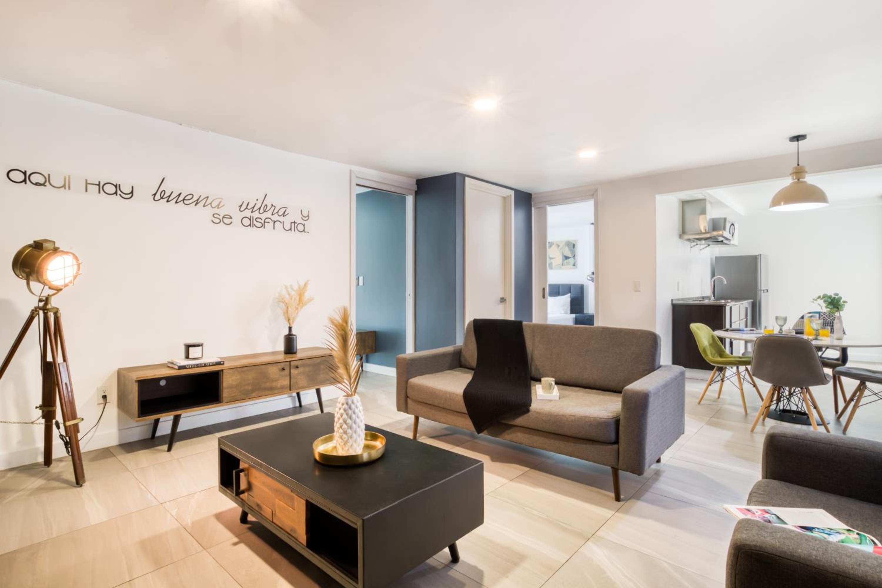 2 Queen Beds, 2 Bedroom Apartment
