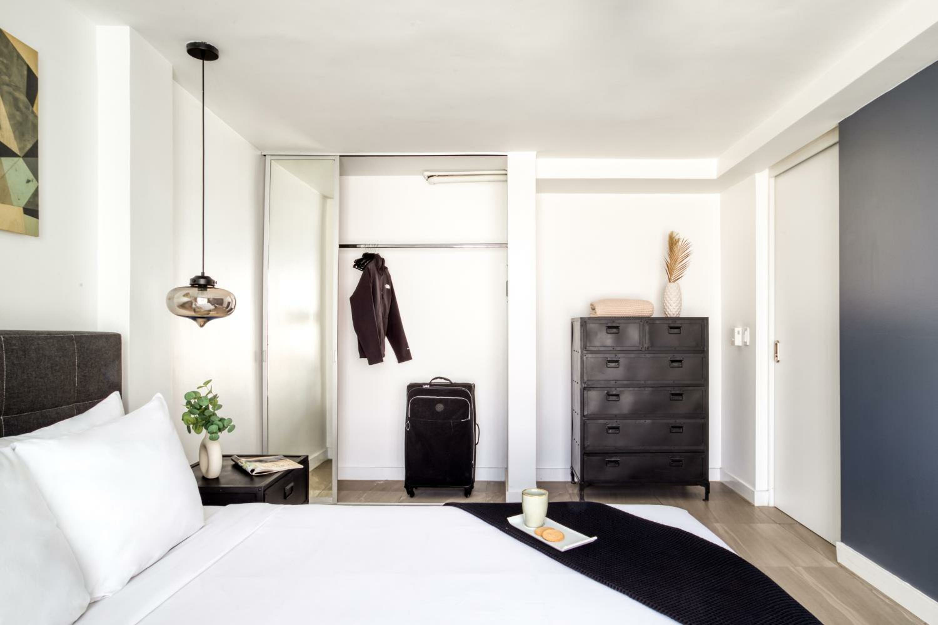 2 Queen Beds, 2 Bedroom Apartment