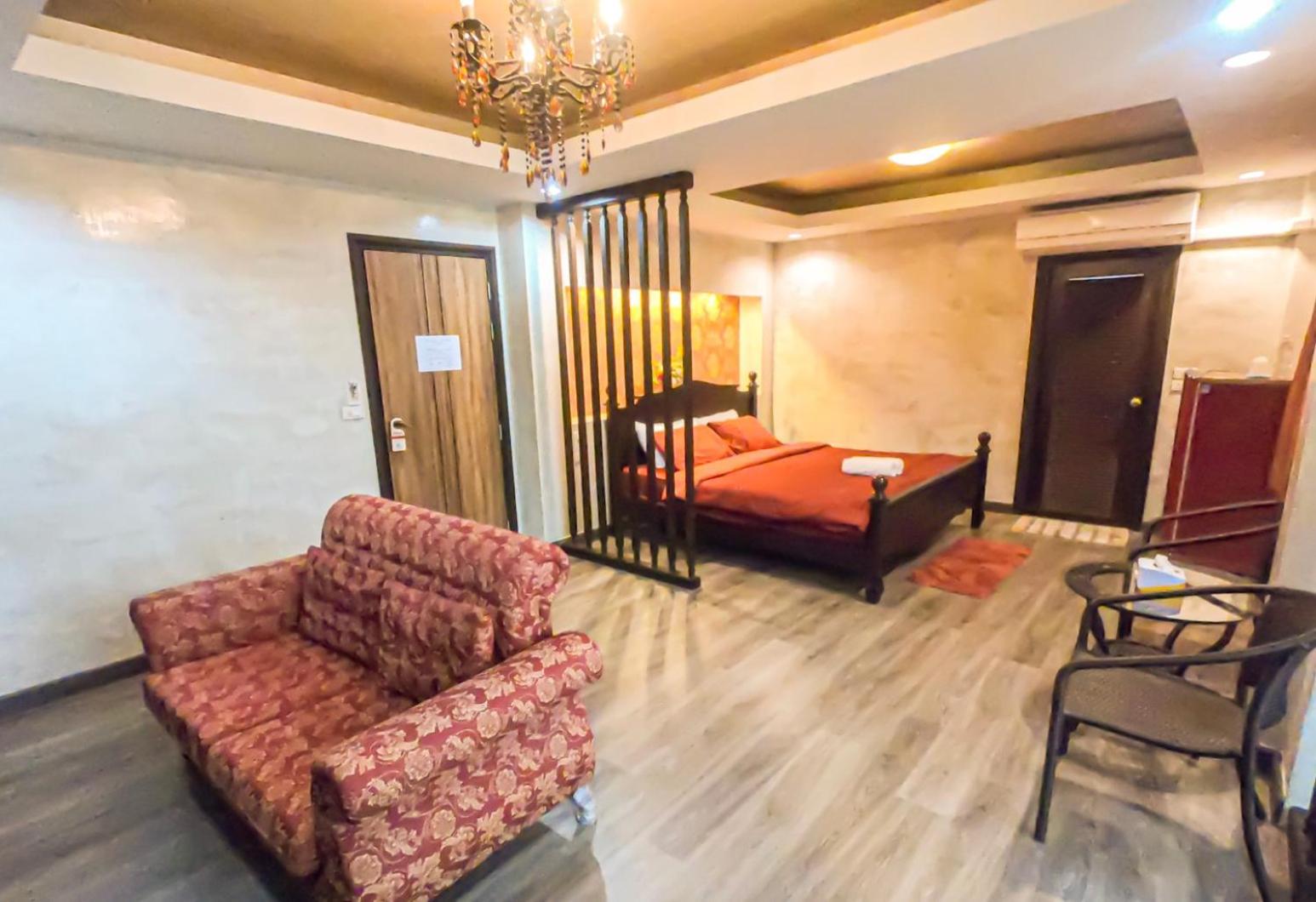 Deluxe King Room