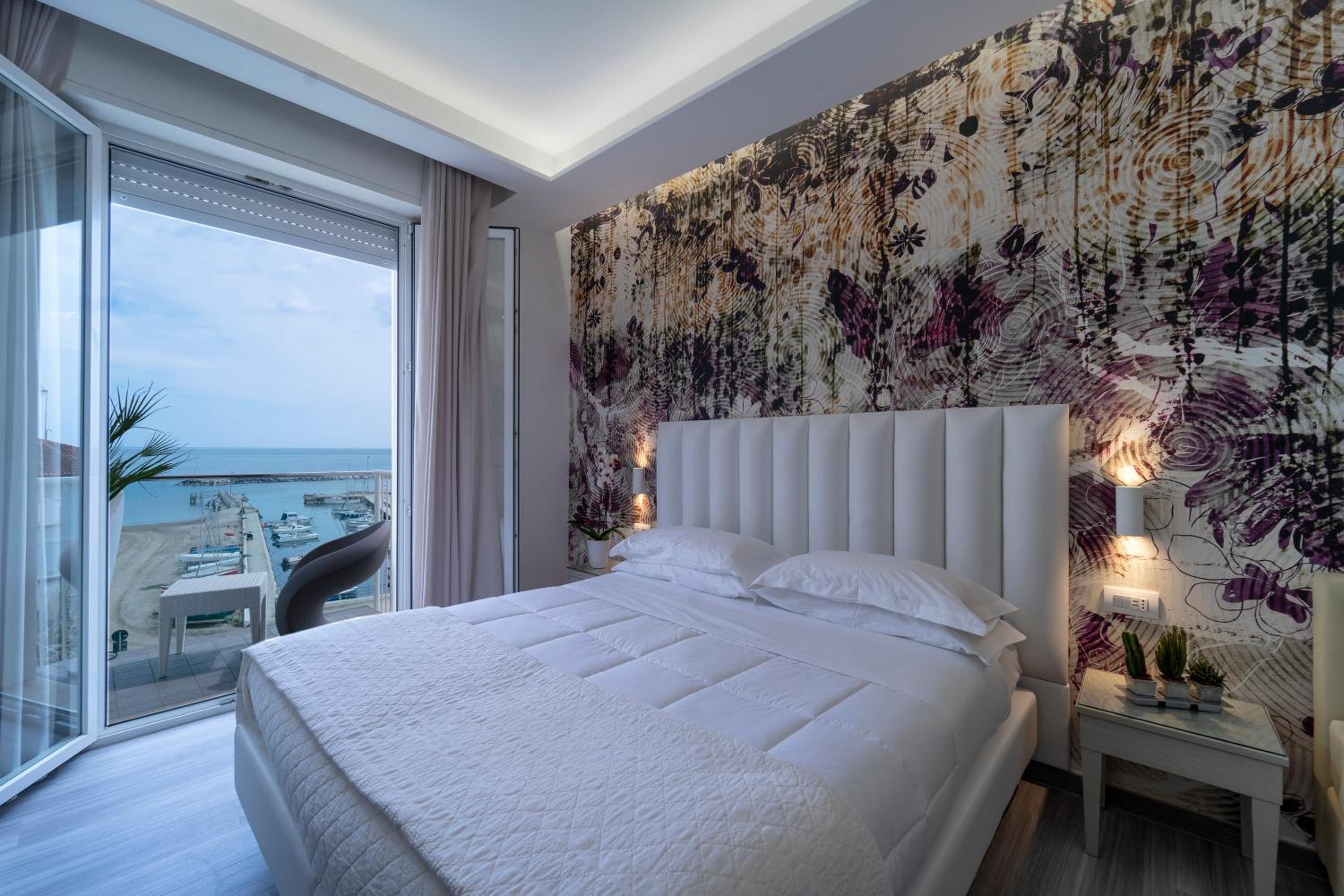 Deluxe Triple Room with Sea View