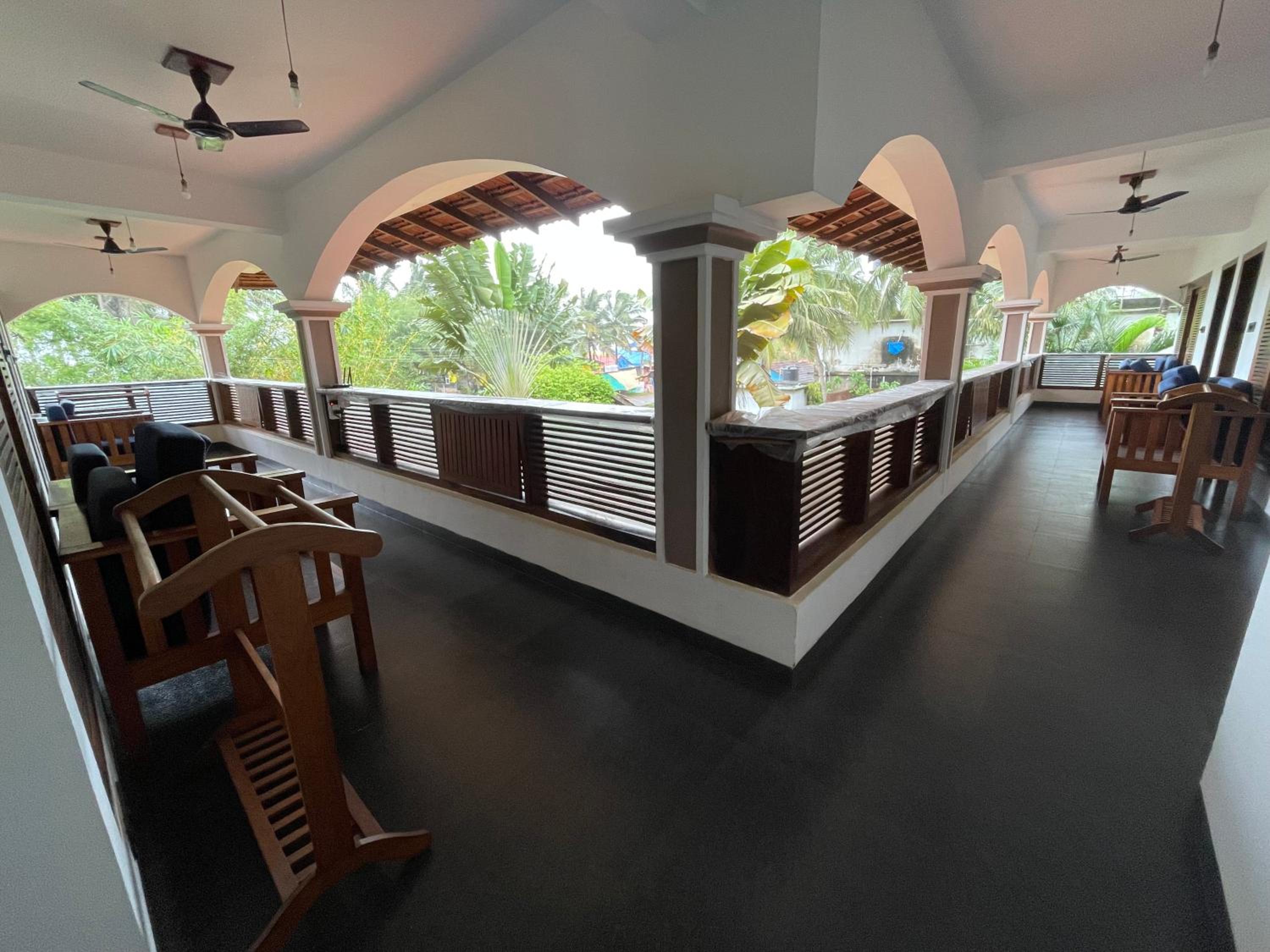  Luxury Courtyard Room 