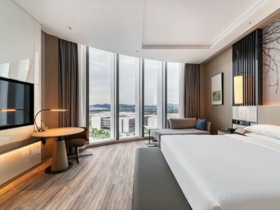 Executive Queen Room