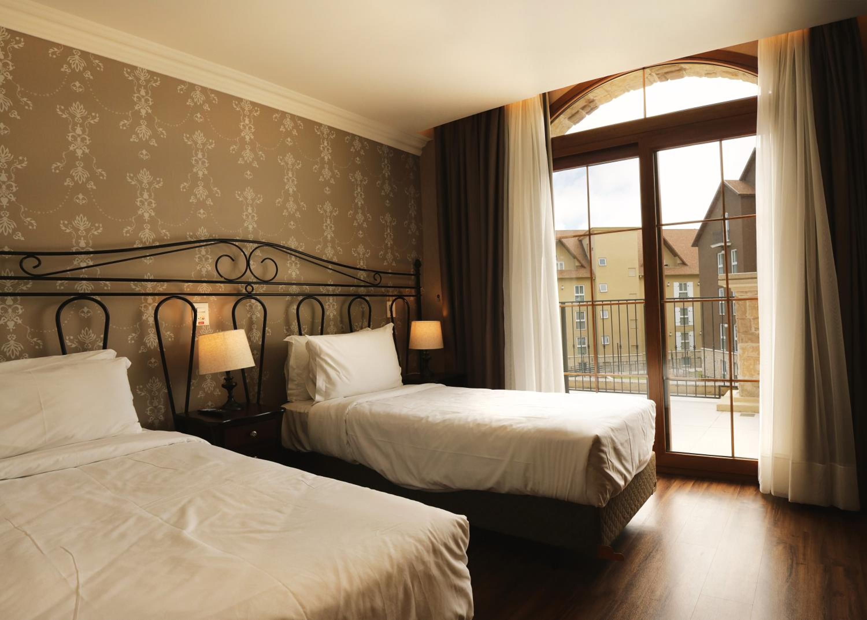 Deluxe Suite