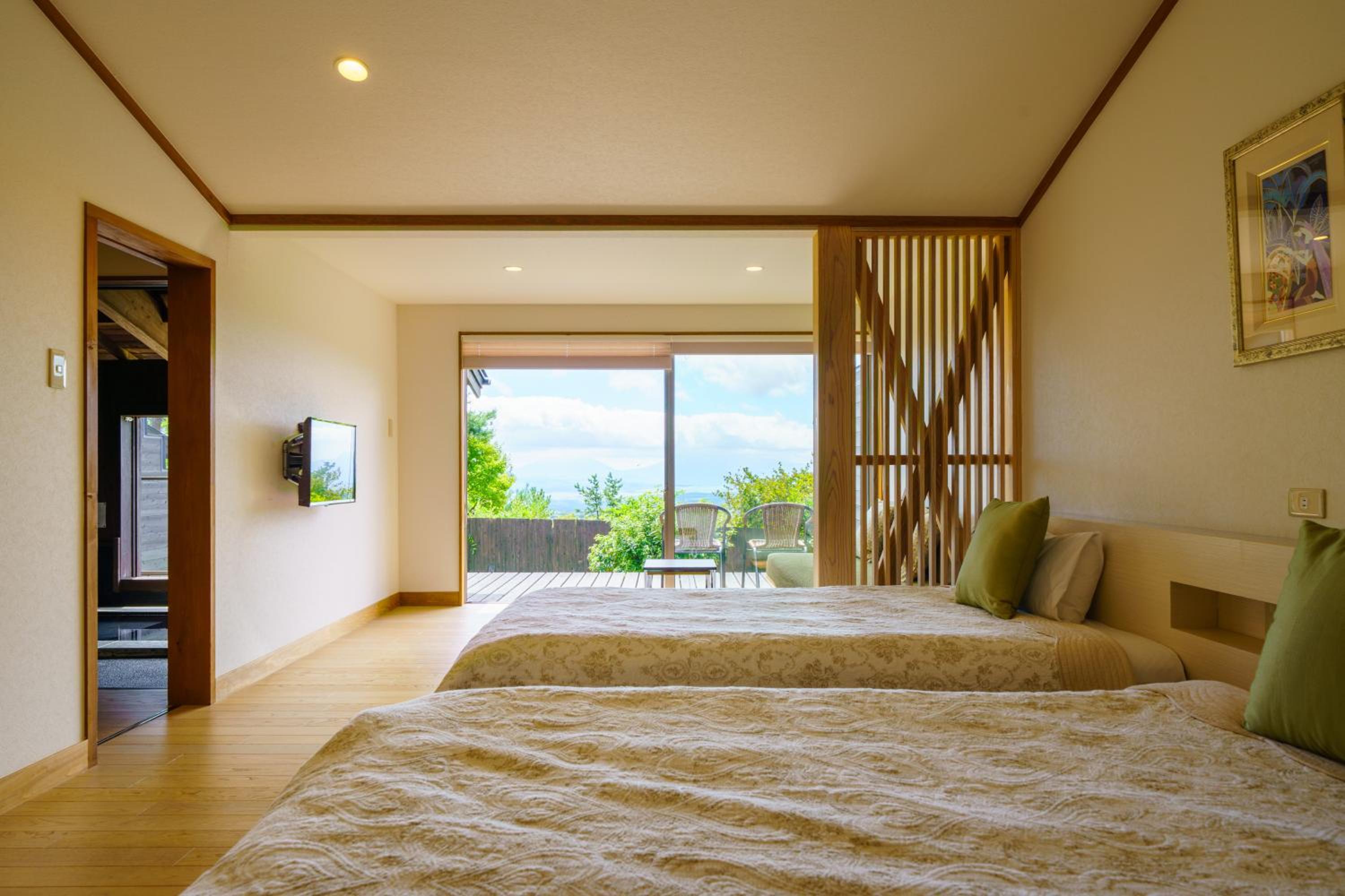 Twin Room with Private Bathroom