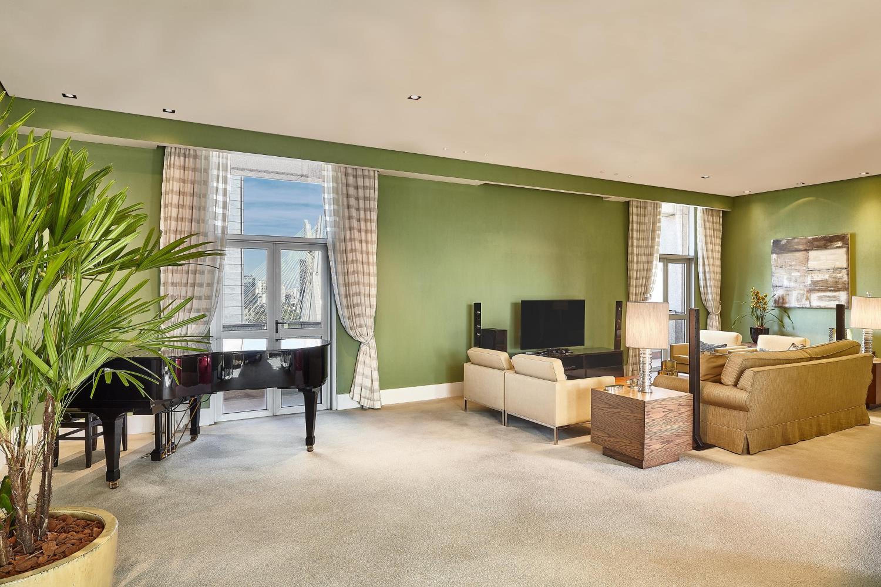 Two-Bedroom Presidential Suite