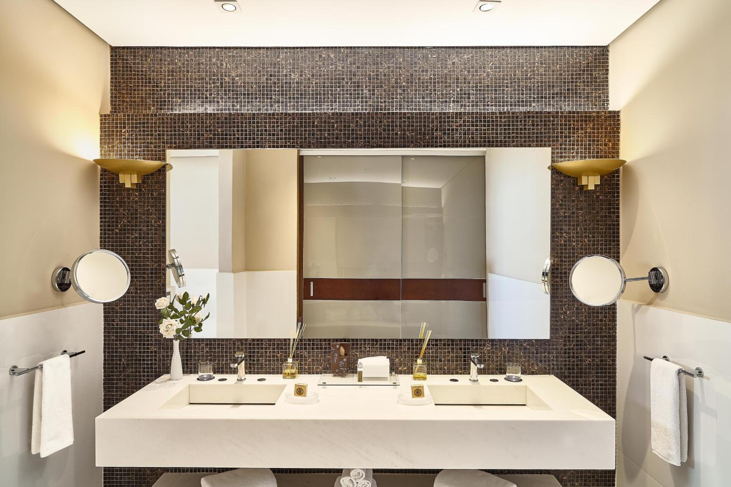 Two-Bedroom Presidential Suite