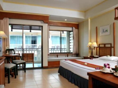 Superior Room Non smoking в Karon Princess Hotel