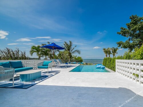 Beachfront Pool Villa в Отель Kram Pattaya Resort