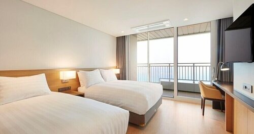 Connecting Room, Ocean view - base 4/ maximum 6 guests and extra person fee is chargeable в Skybay Hotel Gyeongpo