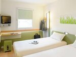 Twin Room with 2 Single Beds в ibis budget Paris Aubervilliers