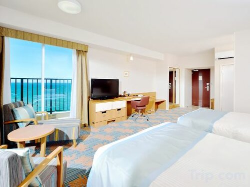 Main Building Premier Ocean View Twin Room в Vessel Hotel Campana Okinawa