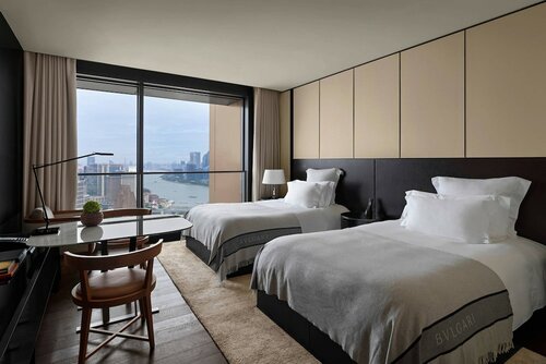 Номер «Премиум», 2 двуспальные кровати, вид на город в Bulgari Hotel Shanghai