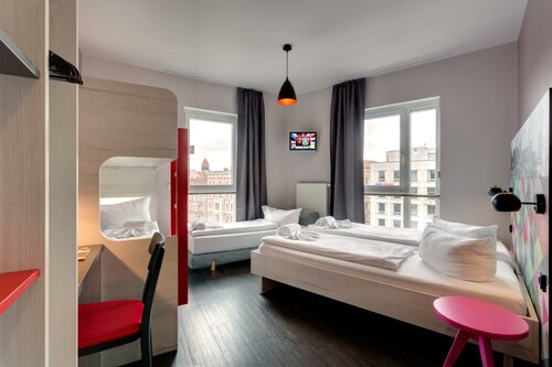 5-Bed Room в Meininger Hotel Berlin Alexanderplatz