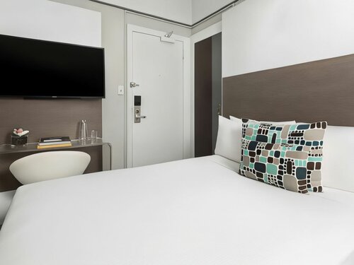 Стандартный номер (двуспальная кровать) в Paramount Times Square