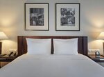 Улучшенный номер с садом (кровать «queen-size») в Azerai La Residence Hue