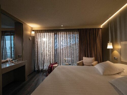 Saz Suite with Panoramic City and Lake View в Saz City Life Hotel