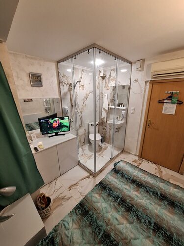 Small Single Room в Victoria