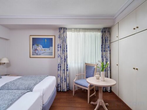 Family Standard Room в Titania Hotel Athens
