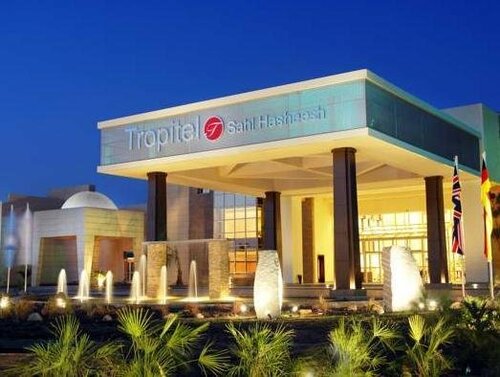 Двухместный клубный номер Luxury двуспальная кровать в Tropitel Sahl Hasheesh