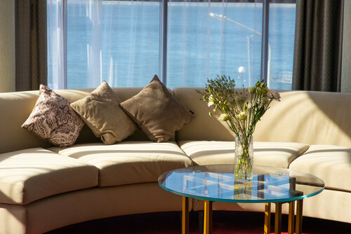 Люкс с кроватью размера «king-size» и видом на море