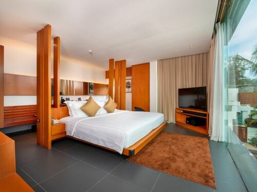 Grand Seaview Suite в La Flora Resort Patong