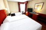 Трёхместный номер Standard в Travelodge Madrid Coslada Aeropuerto