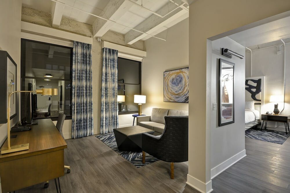 Suite, 1 King Bed with Sofa bed, Accessible (Comm)