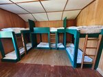 Basic Six-Bed Room, Multiple Beds, Shared Bathroom, Lake View в Lake Lodge Hostel