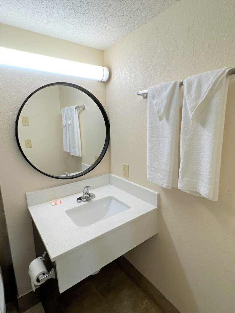 Deluxe Studio Suite, 1 King Bed, Non Smoking