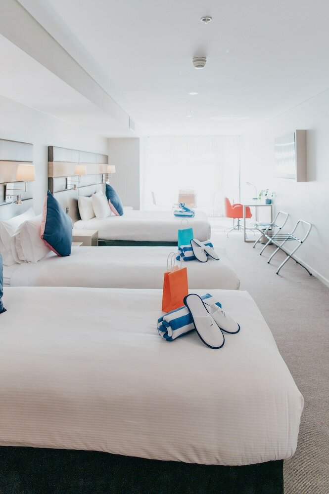 Superior Family Accessible Room, 1 Queen and 2 Single Beds
