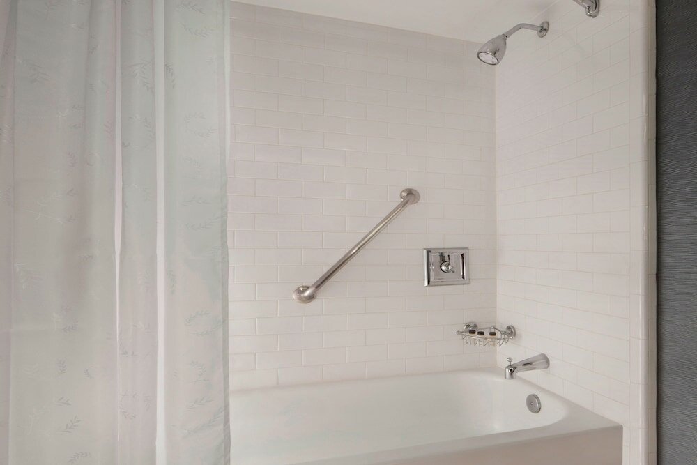 Room, 1 King Bed (Mobility Accessible, Tub)