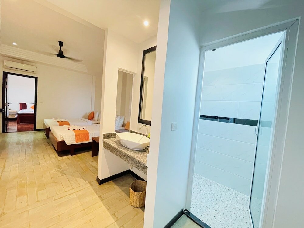 Family Studio Suite, Pool View (Free Bus Station Pick up)