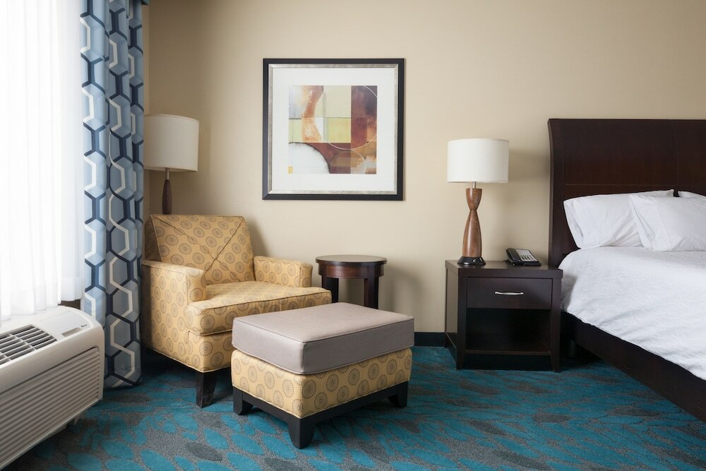 Room, 1 Queen Bed, Accessible (Mobility & Hearing, Roll-In Shower)