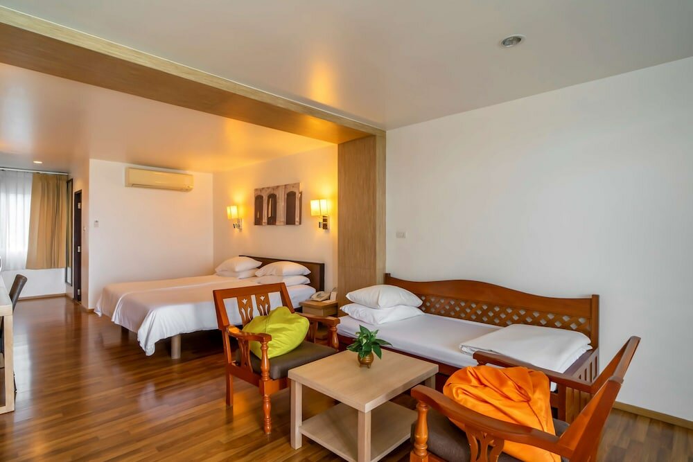 Family Room, 1 King Bed, Non Smoking, Oceanfront (with Sofabed)