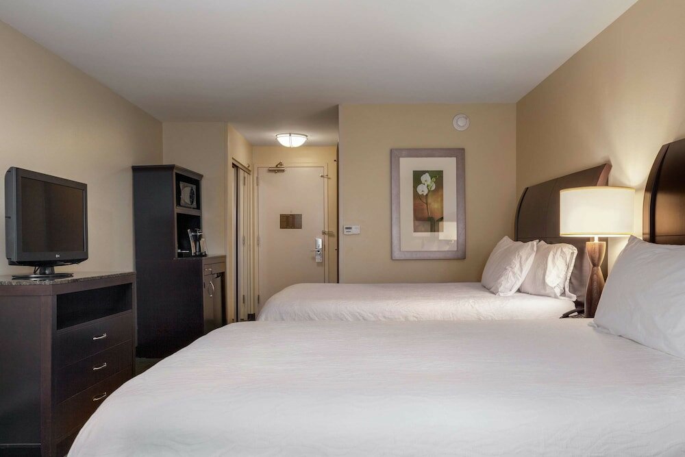 Room, 2 Queen Beds, Accessible, Bathtub (Mobility & Hearing)
