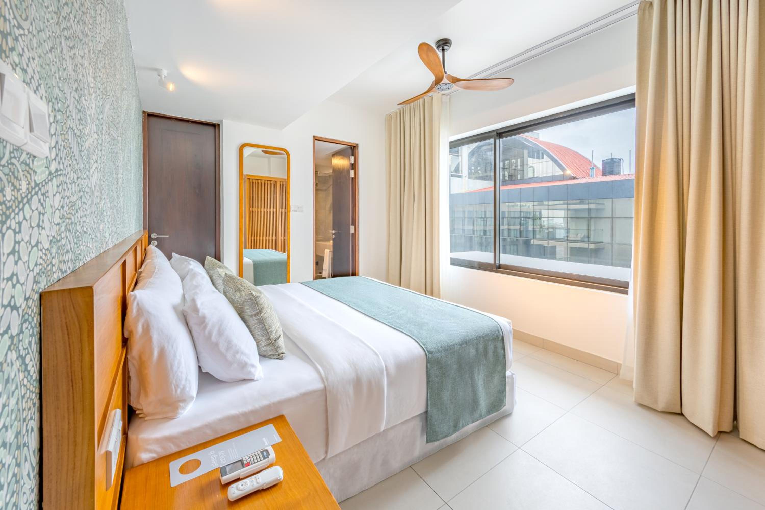 City 3 Bedroom Apartment (Free Airport Transfer)