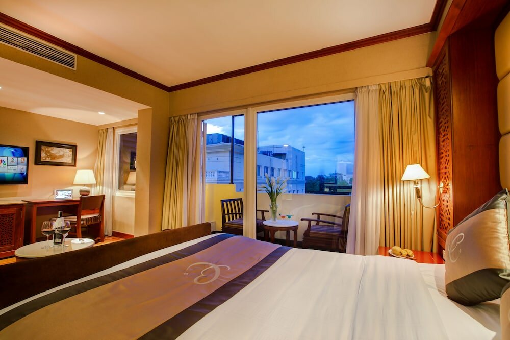 Traditional Suite, 1 Bedroom, Non Smoking, City View