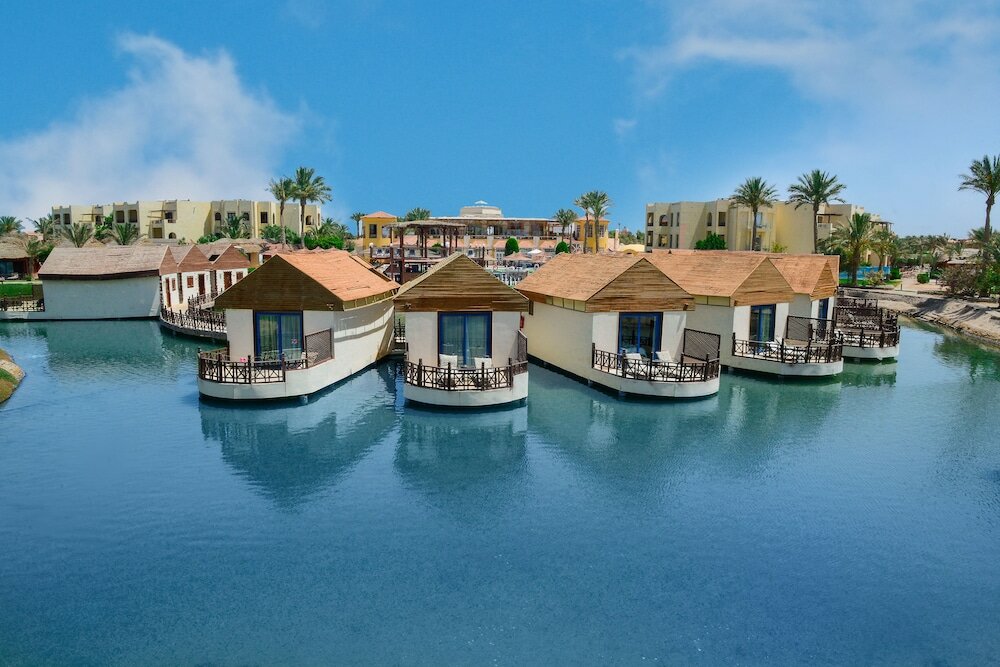 Pool Bungalows